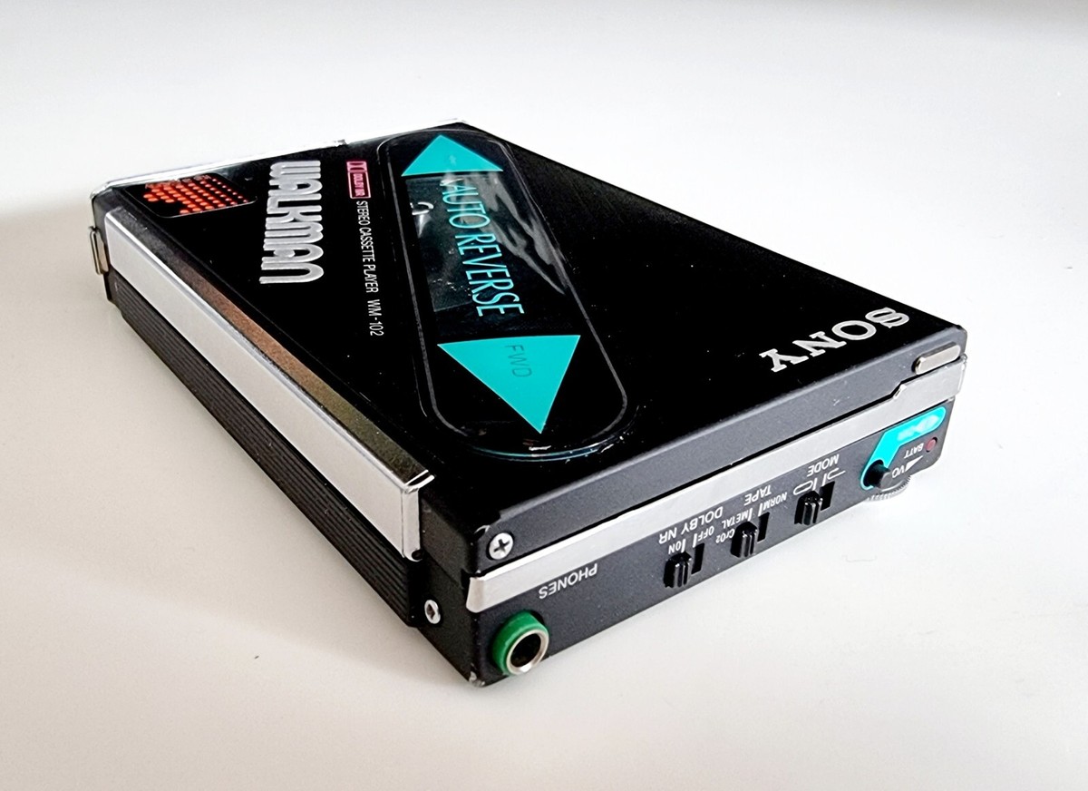 Sony Walkman WM-102 Auto Reverse Cassette Player Fully Working