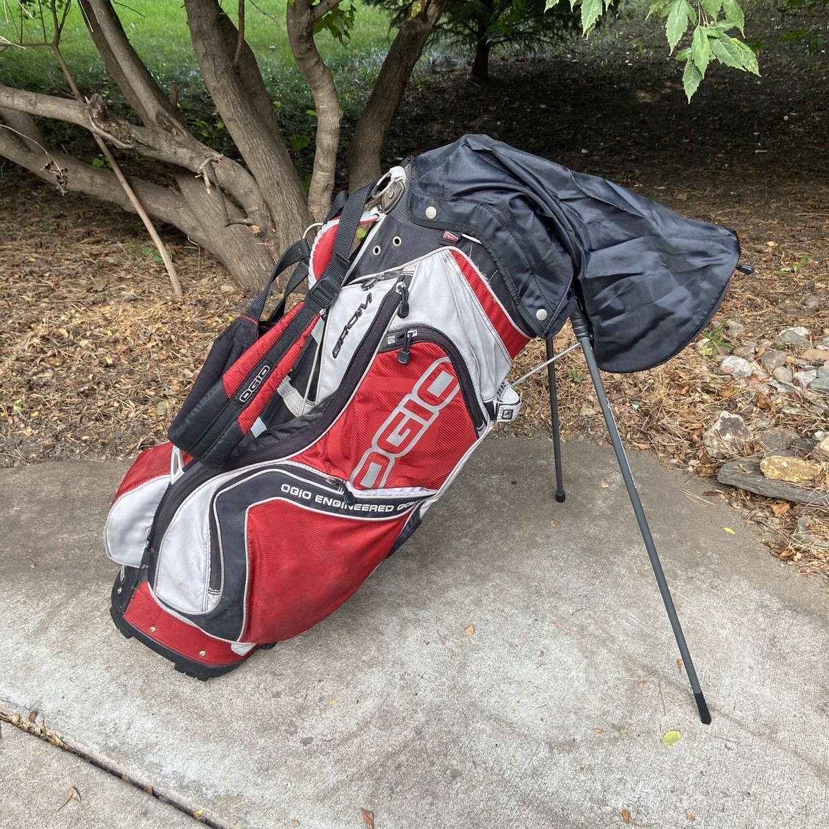 OGIO Woode 8-Way Grom Golf Stand Bag Red Gray Raincover Hood