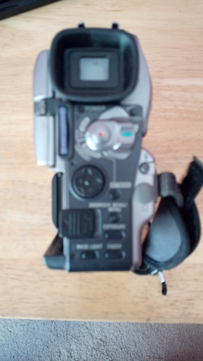 Sony DCRPC120 NTSC MiniDV Camcorder 2.5-inch LCD 1.5 MegaPixel