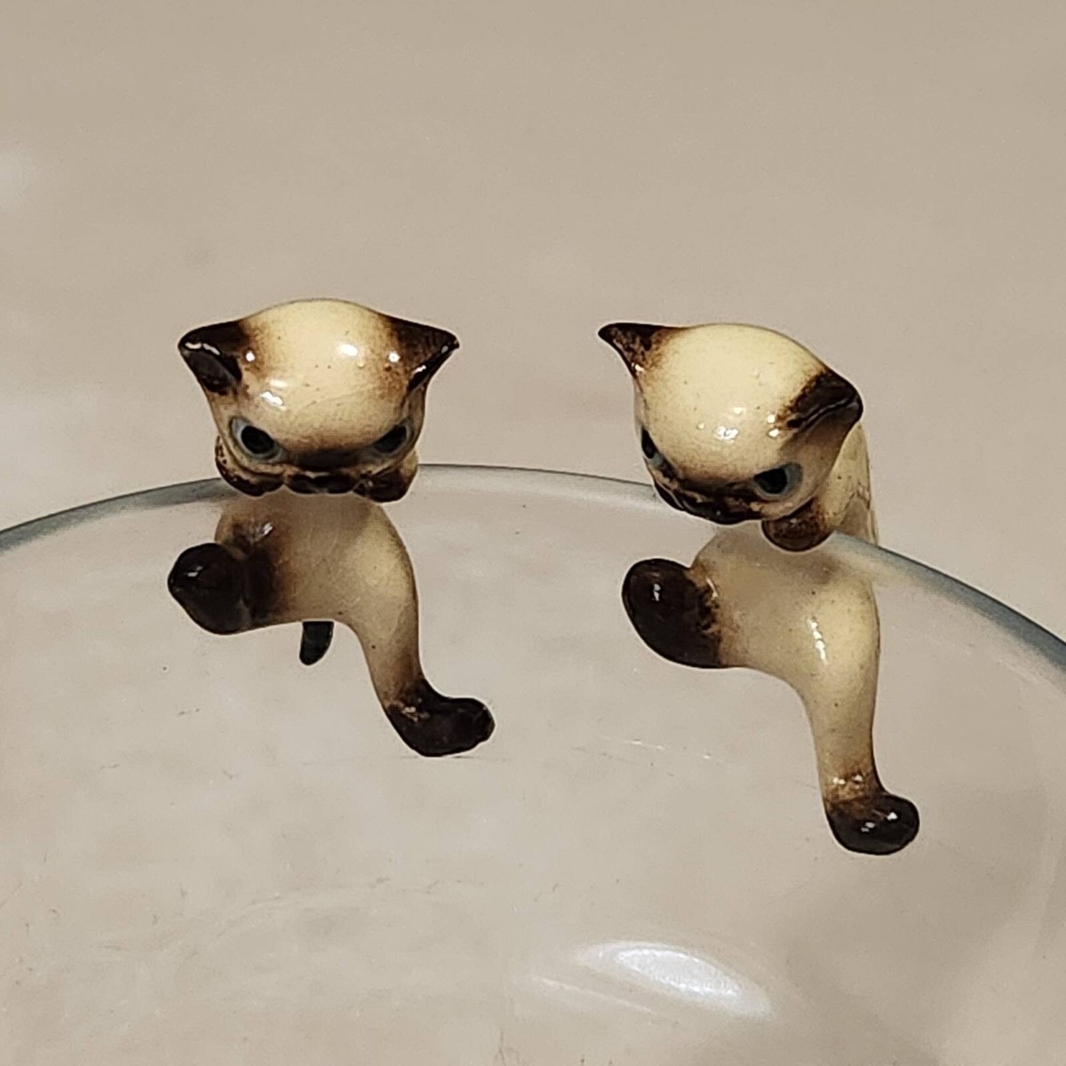 HR Hagen Renaker Miniature Climbing Siamese Kitten Cat Figurine x2