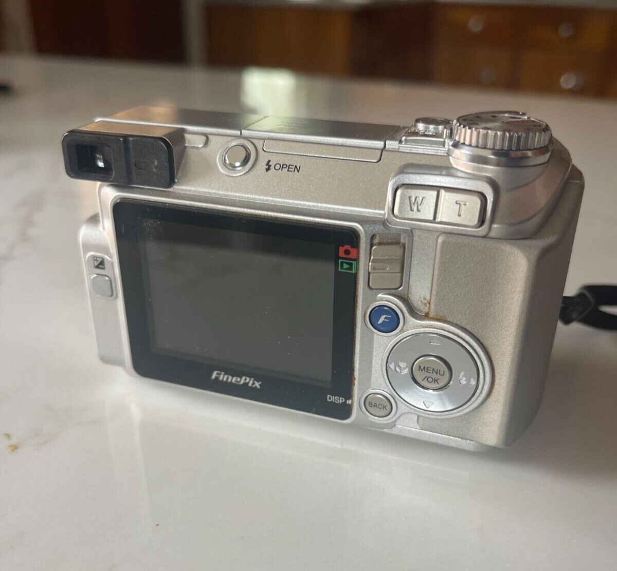 Fujifilm FinePix E500 Zoom Digital Camera 3.2X Optical Zoom 4.1MP