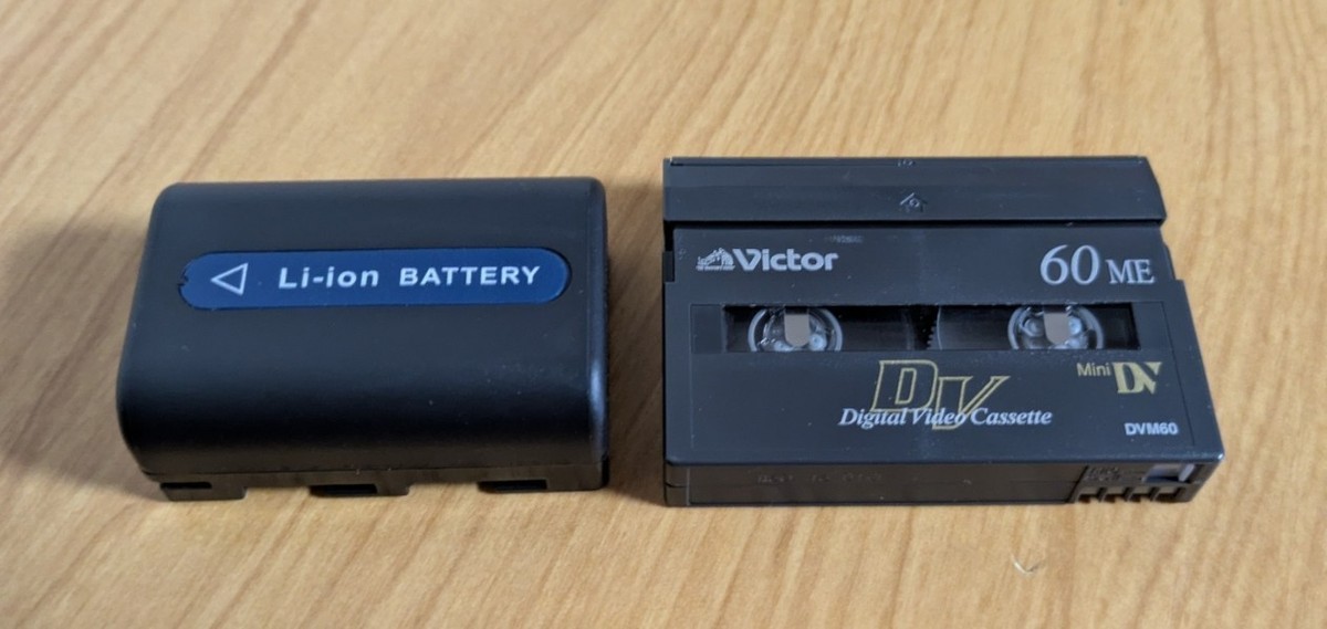 SONY DCR-TRV30 Handycam Camcorder NightShot MiniDV Japanese only