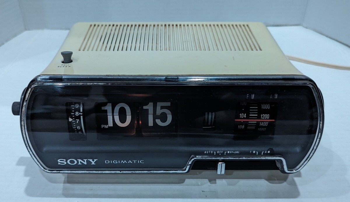 Vintage 70s SONY Digimatic Flip Clock Alarm Radio TFM-C444W MCM