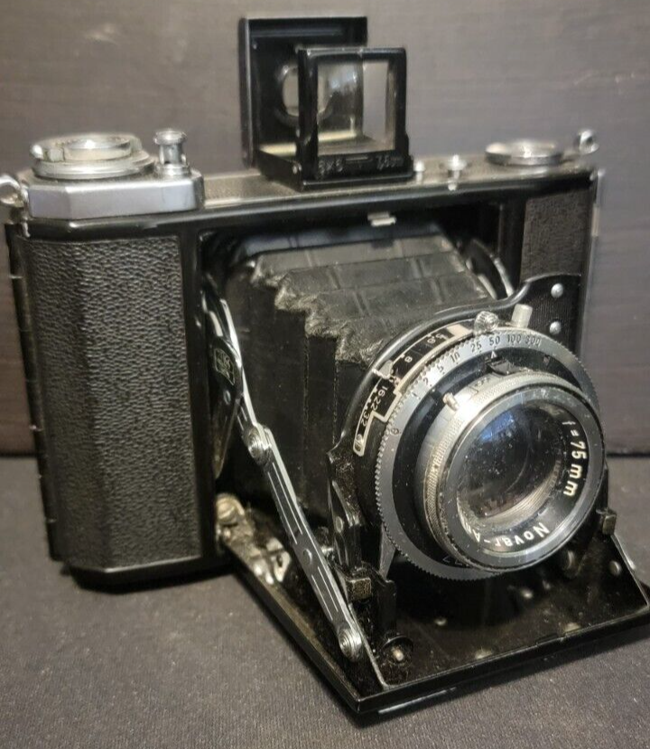 Zeiss Ikon Ikonta 521/16 Folding 120 Film Camera Novar-Anastigmat