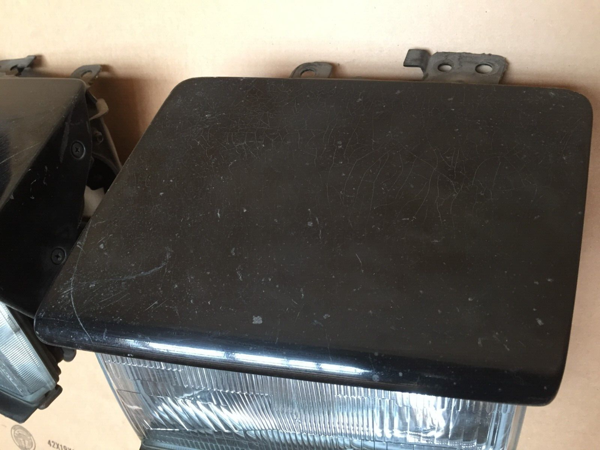 JDM 88-89 Nissan 300ZX Z31 OEM Left & Right Headlights Blue Color