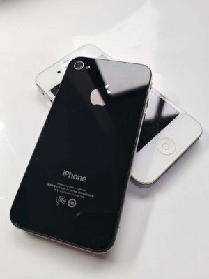 85% N ew Apple iPhone 4 4S 8GB 16GB 32GB 64GB Unlocked Black White