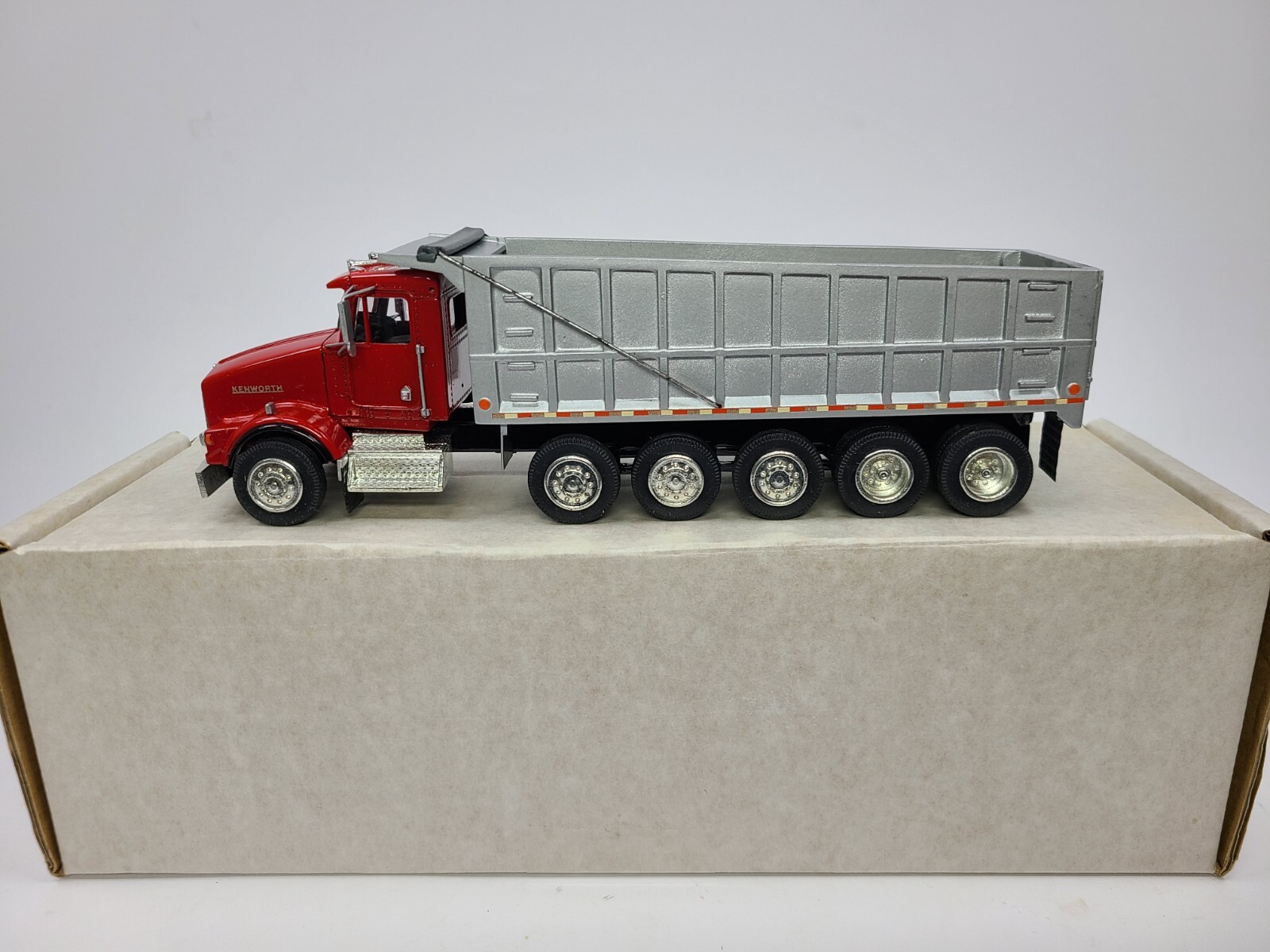 Kenworth T800 12x4 Dump Truck - Red - ASAM Smith 1:48 Scale Model