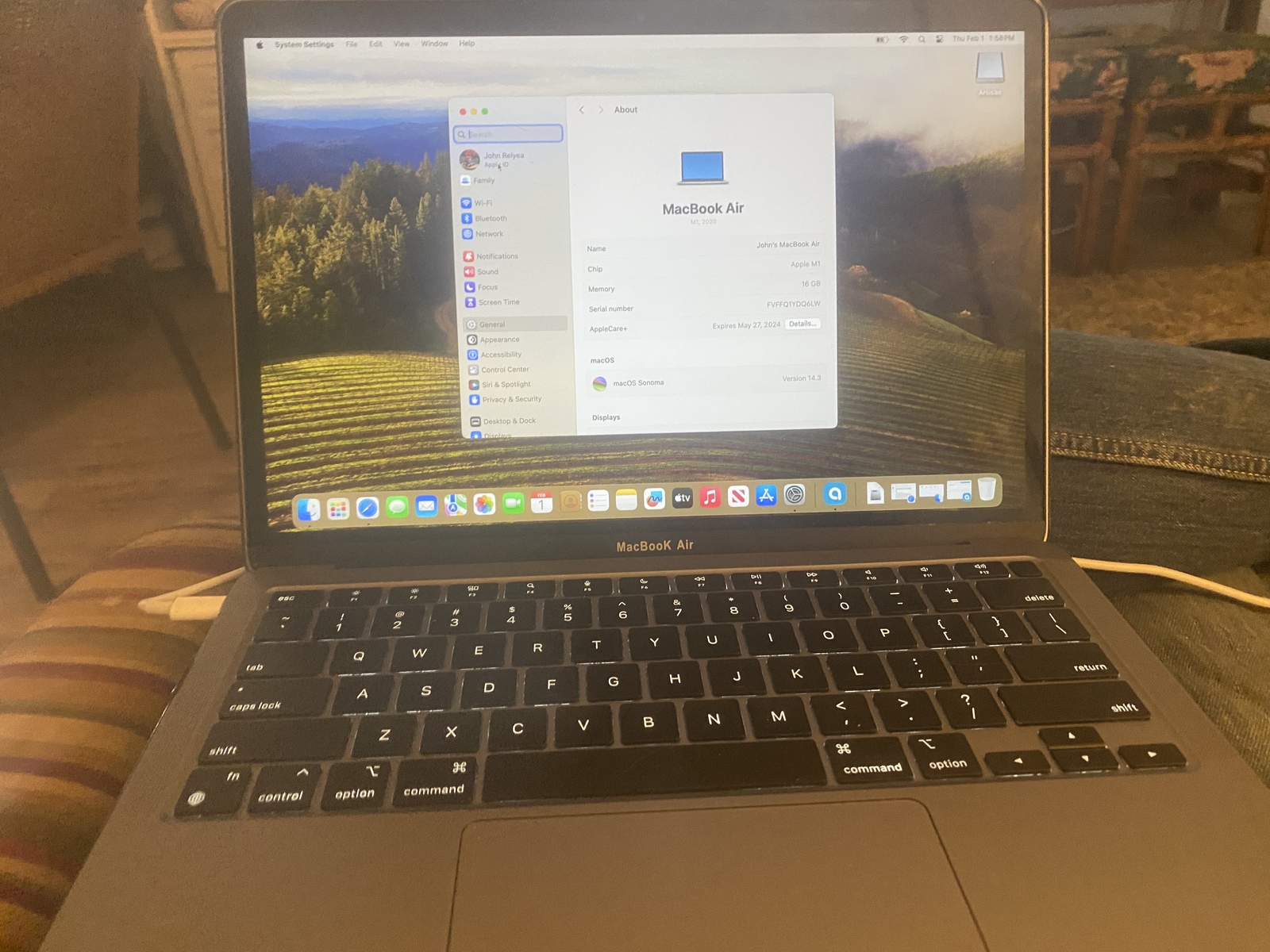Apple MacBook Air M1 Chip 256GB SSD 8GB 13.3