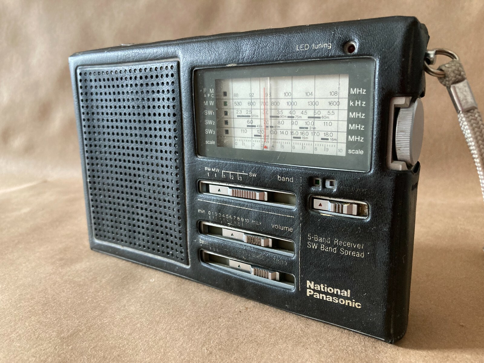 National Panasonic RF-788 Radio w/strap w/case w/antenna