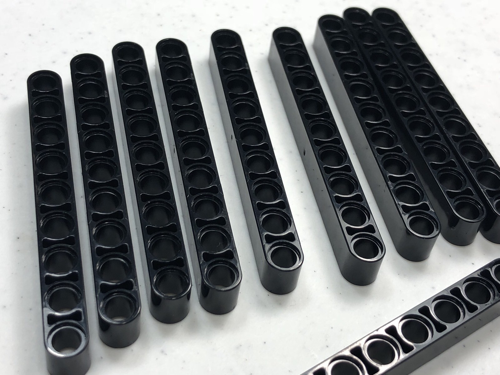 LEGO Technic 1 x 9 Liftarm with holes - thick- Black (x10) 40490