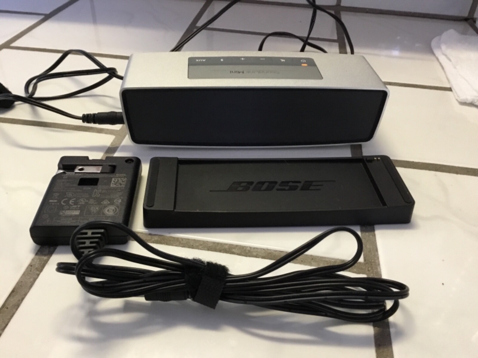 Bose SoundLink Mini I Bluetooth Speaker [new battery]/note pics