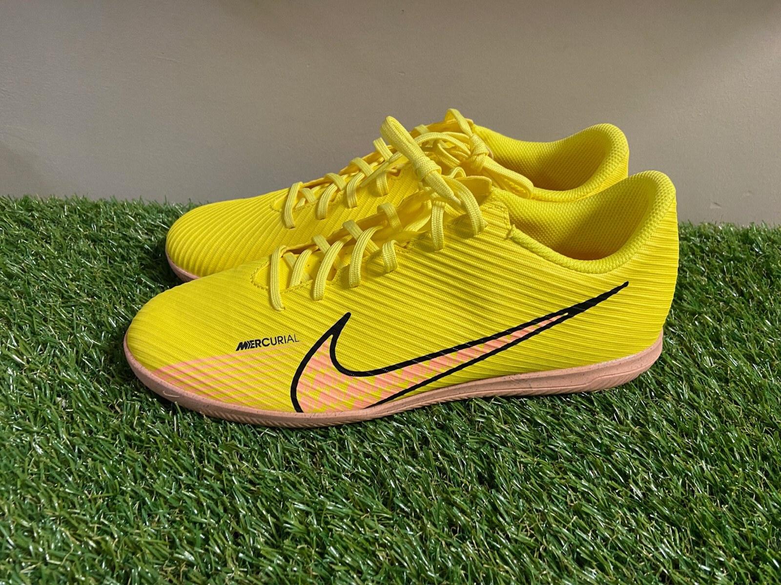 Nike Mercurial Vapor 15 Club IC Indoor Soccer Shoes Yellow DJ5969