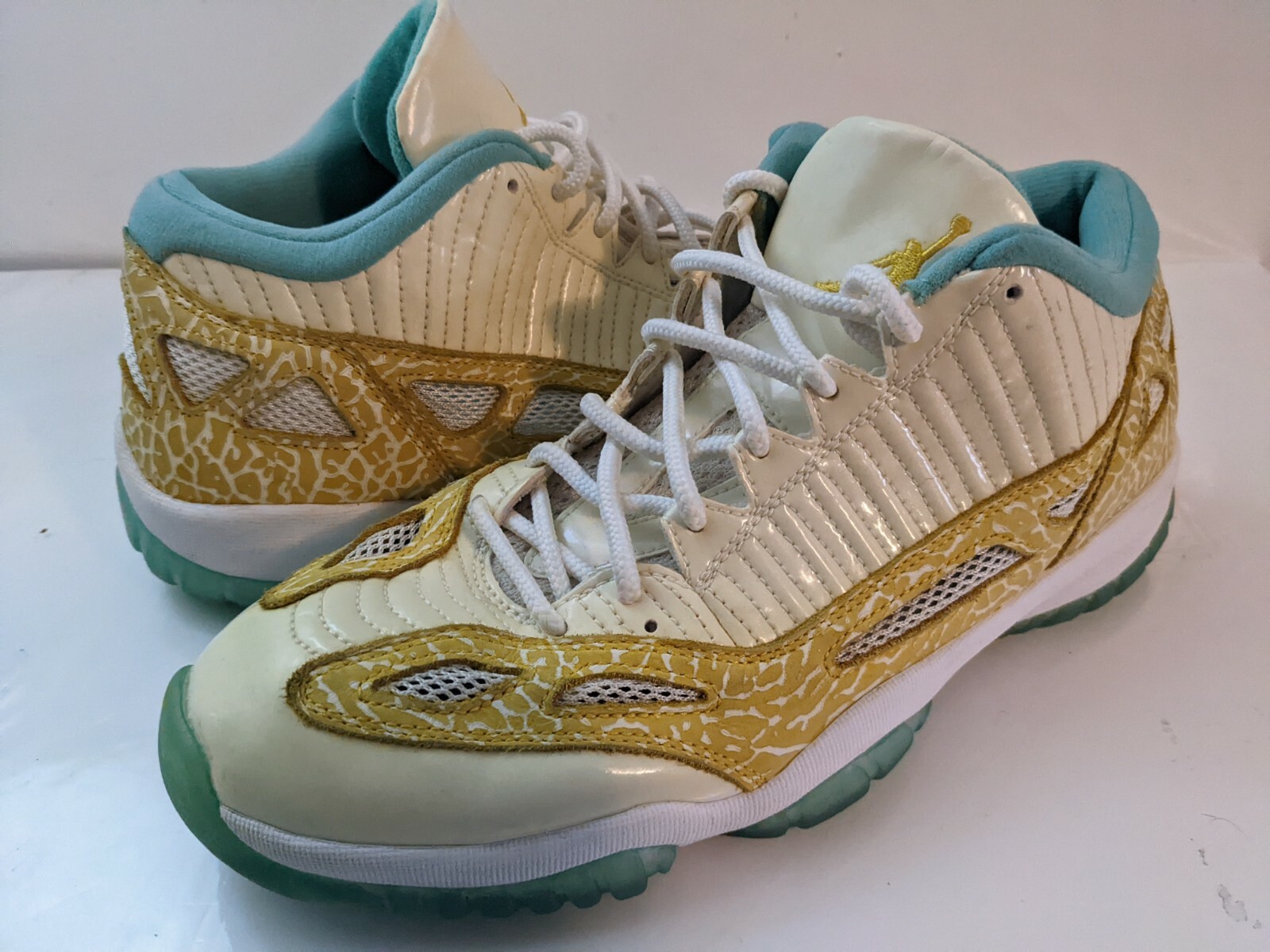 Nike Air Jordan 11 XI Retro Low Azure Maize Teal US 11 Sneakers