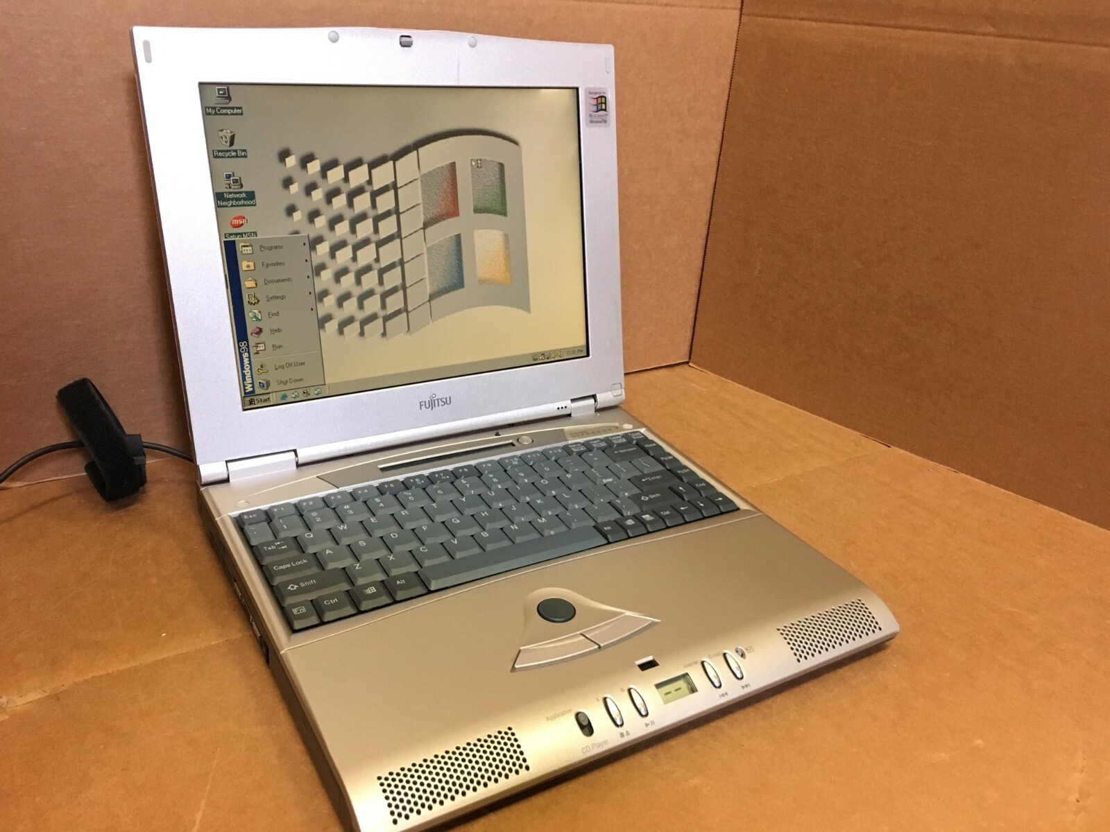 VINTAGE FUJITSU LIFEBOOK CP031883 Windows 98 FPC04020A Laptop
