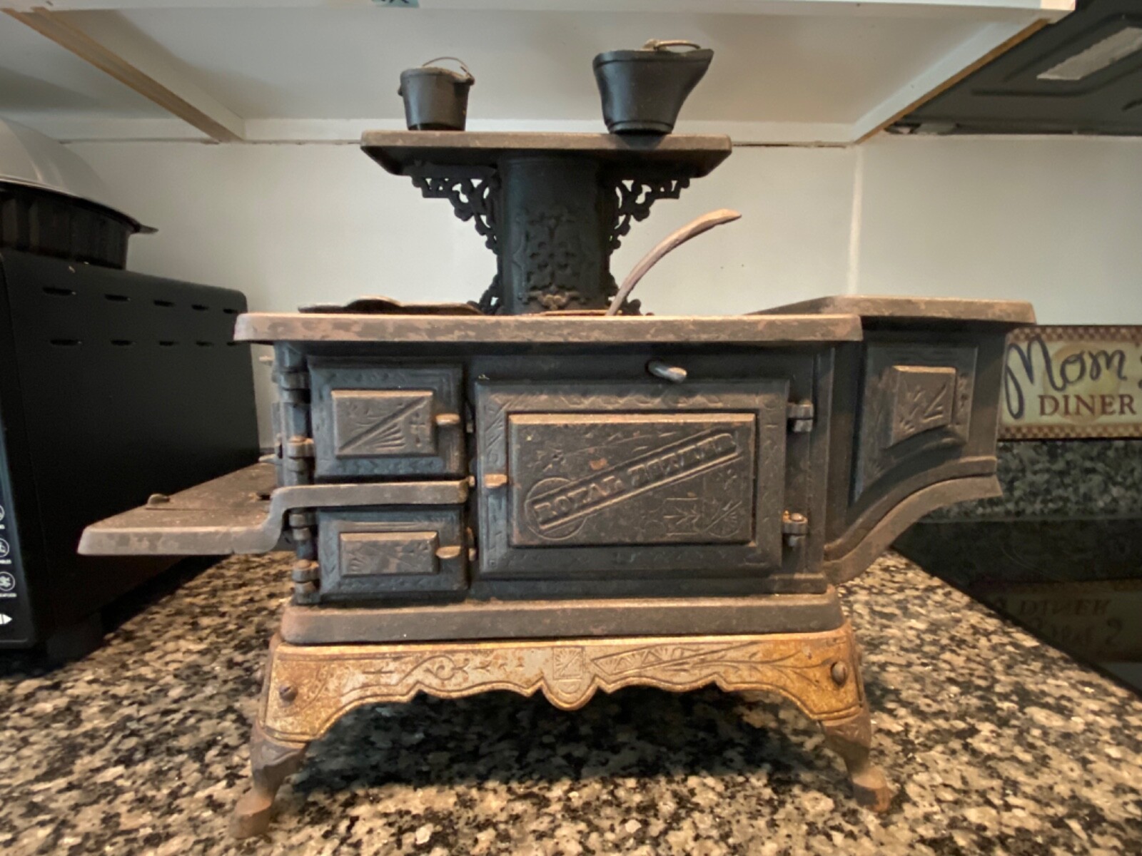 Vintage MT PENN STOVE WORKS “THE ROYAL ESTHER