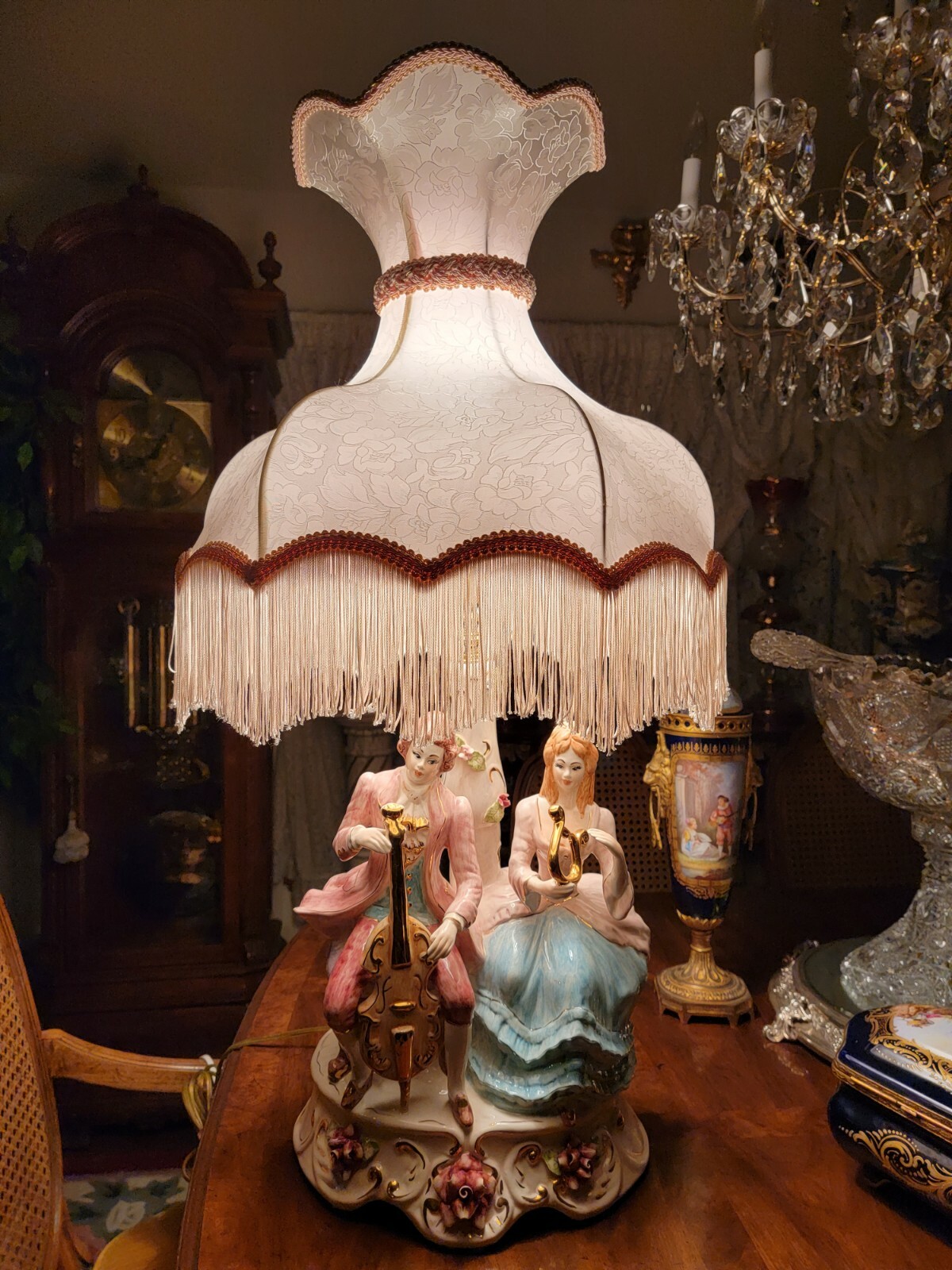 BEAUTIFUL Vintage HUGE 2 Figurine HP Lamp FAB Shade/Fringe