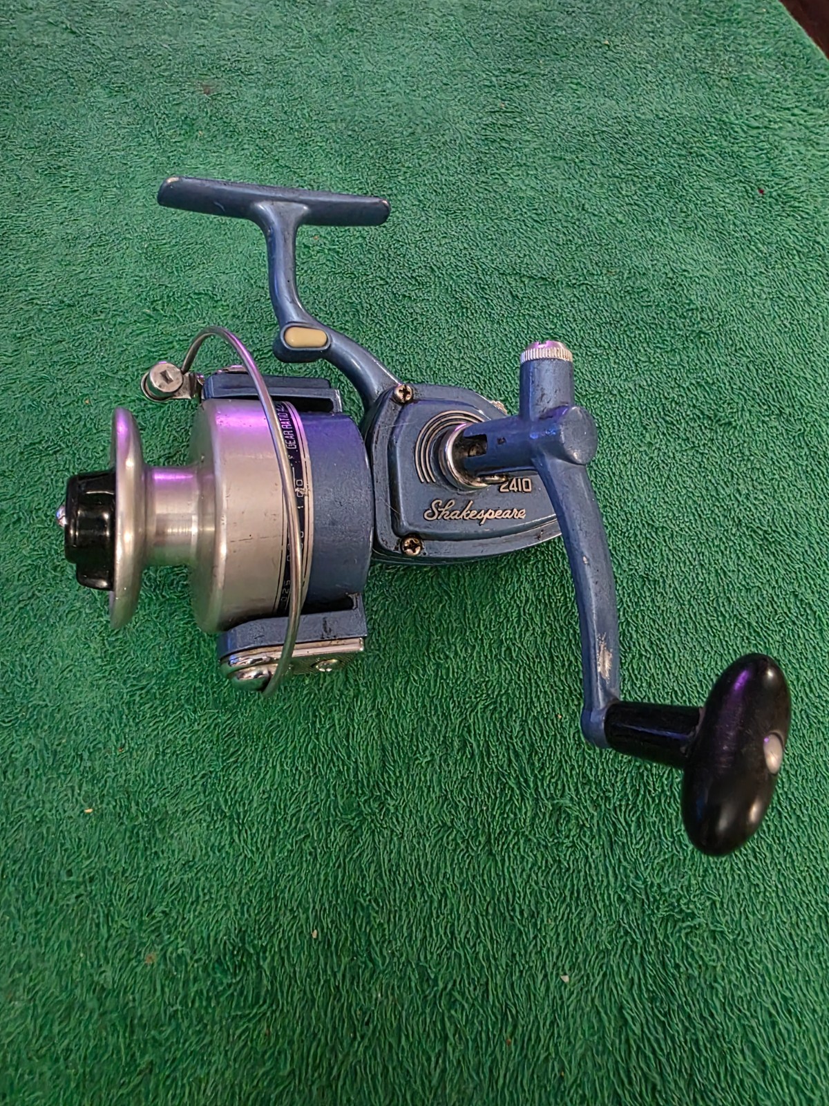 Shakespeare 2410 vintage convertible spinning fishing reel made in