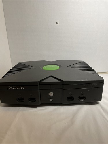 XBox 360 Console, WA 98052-6399 with Two Controllers, Power Cord