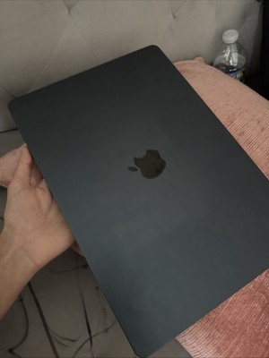 2024 Apple MacBook Air 15-inch M3 Chip 16GB RAM 256GB SSD Midnight