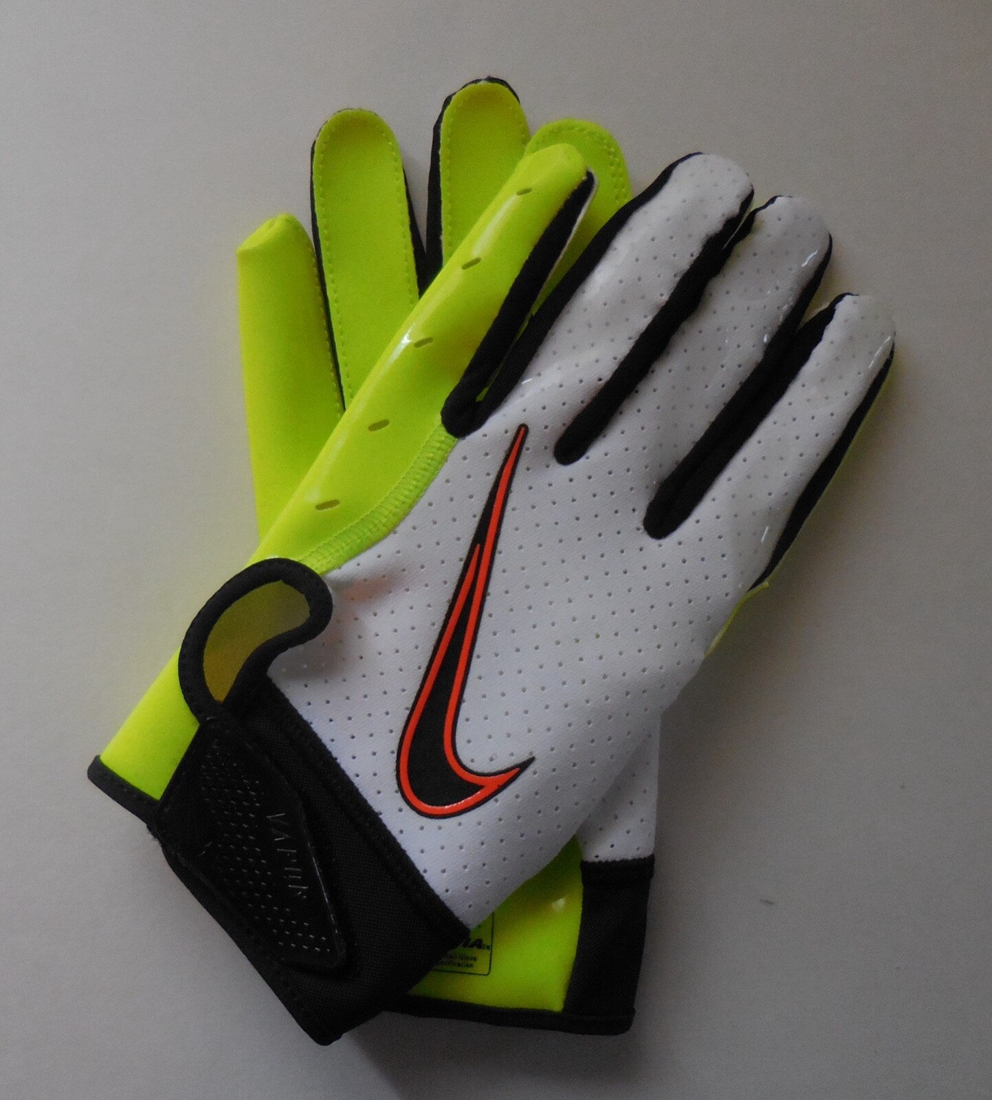 Nike Vapor Jet 6.0 Football Gloves Youth White/Volt/Black/Hyper