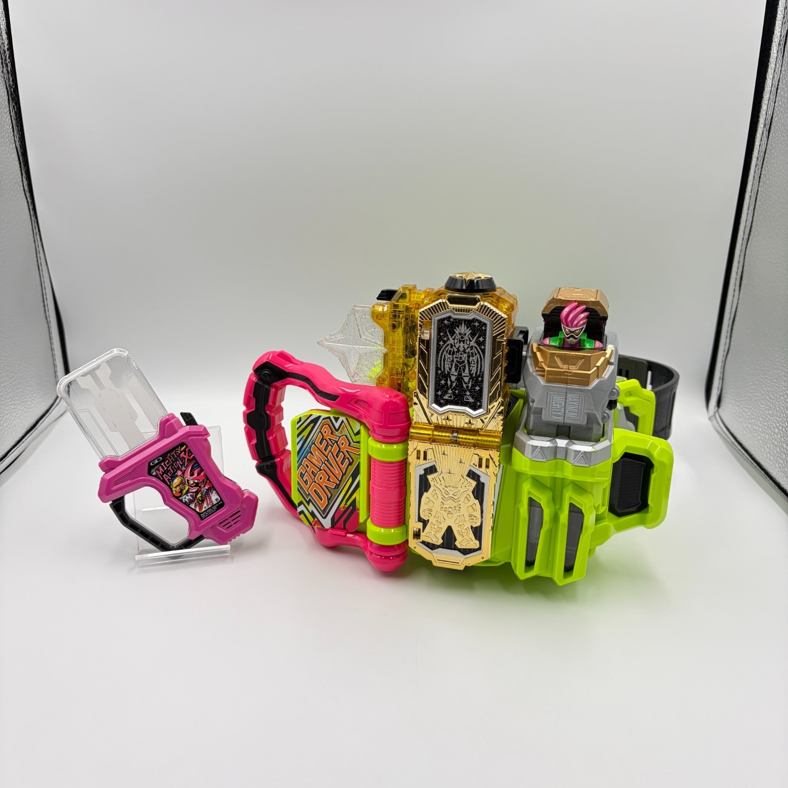 Kamen Rider Ex-Aid Gamer Driver DX Hyper Muteki Maximum Mighty X