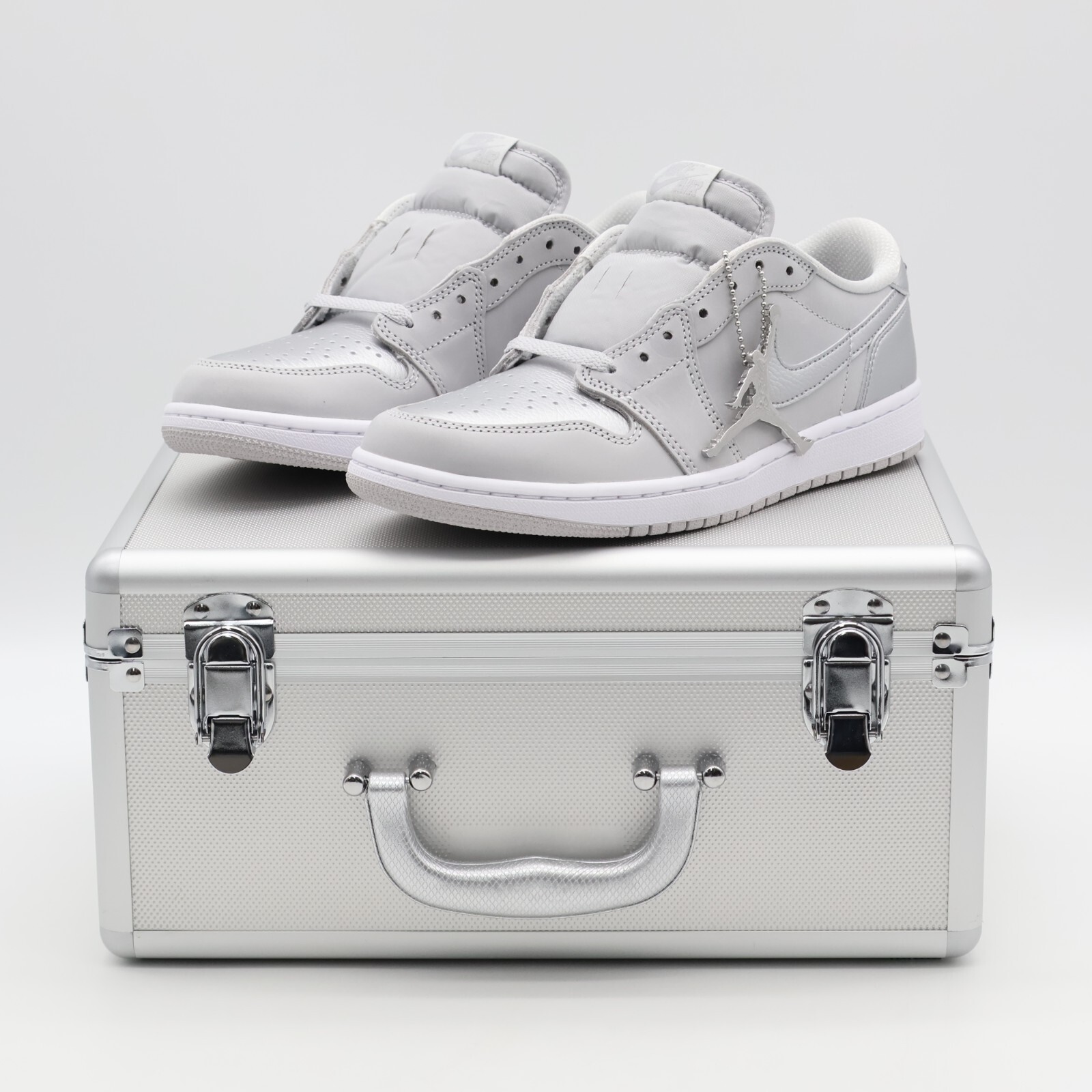 HM0365-002 Nike Air Jordan 1 Retro Low OG Metallic Silver with