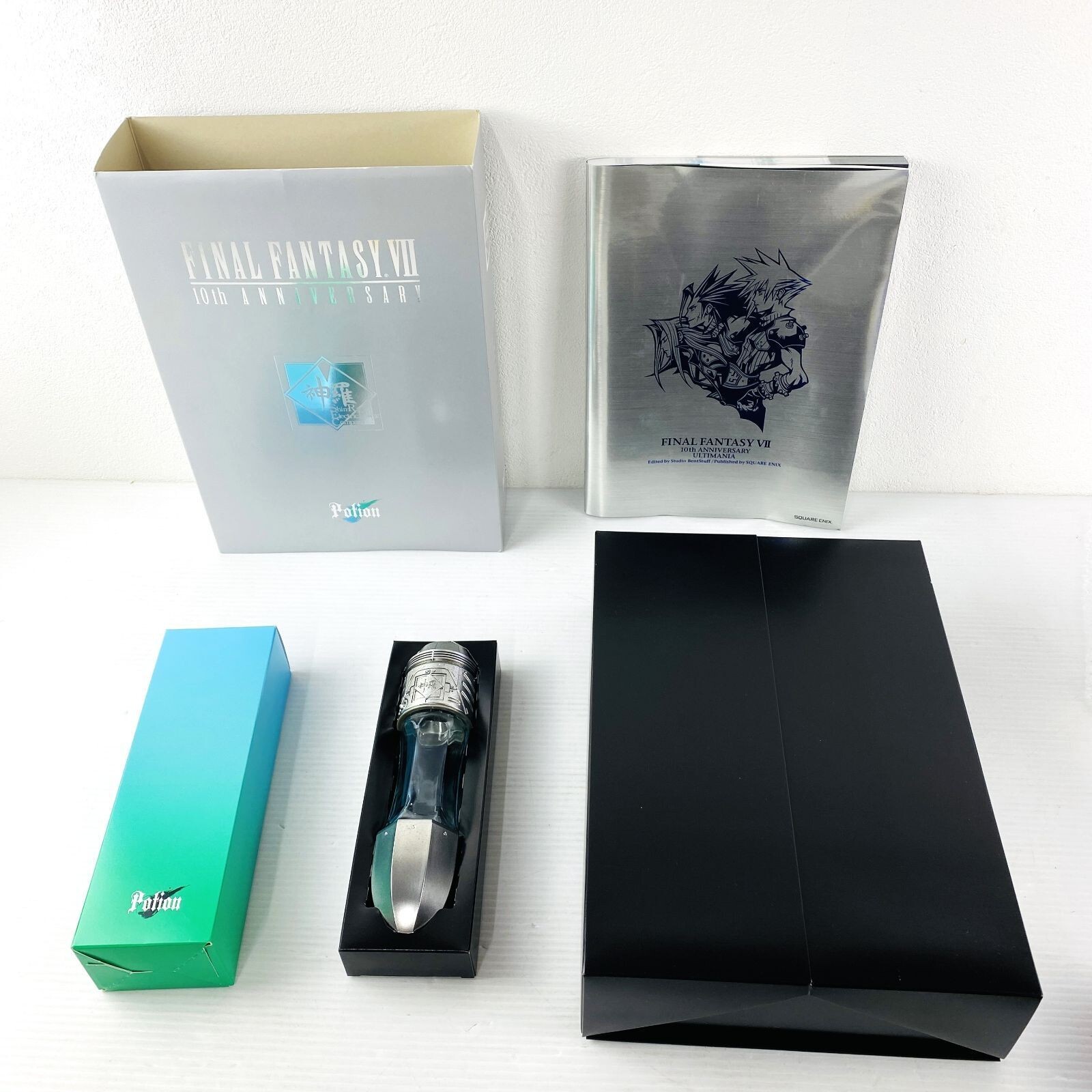 FINAL FANTASY VII 10th Anniversary Limited Potion Replica