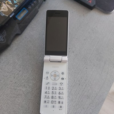 SHARP AQUOS Keitai 4 A205SH A206SH Android Flip Phone White