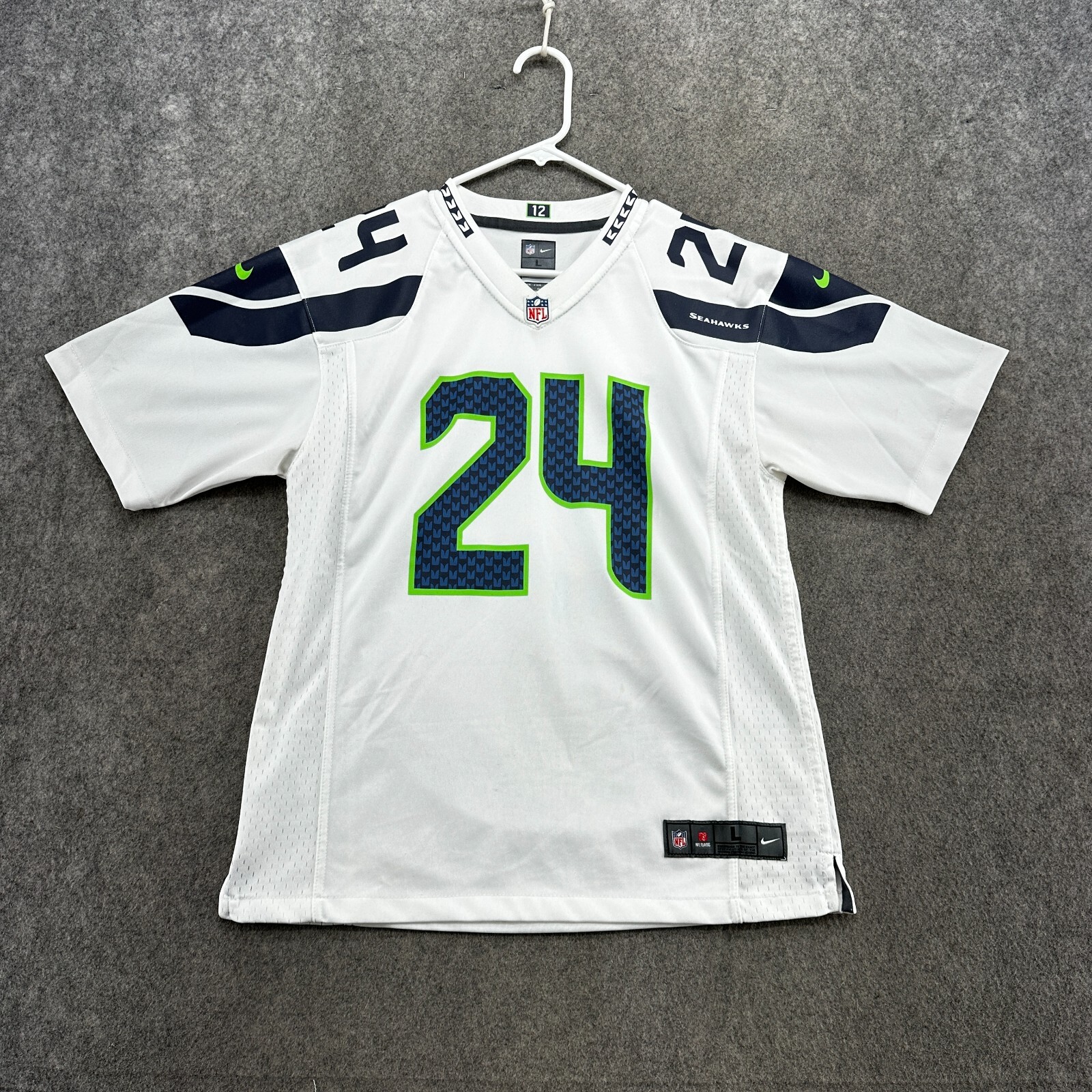 Seattle Seahawks Jersey Boys L White #24 Marshawn Lynch On Field