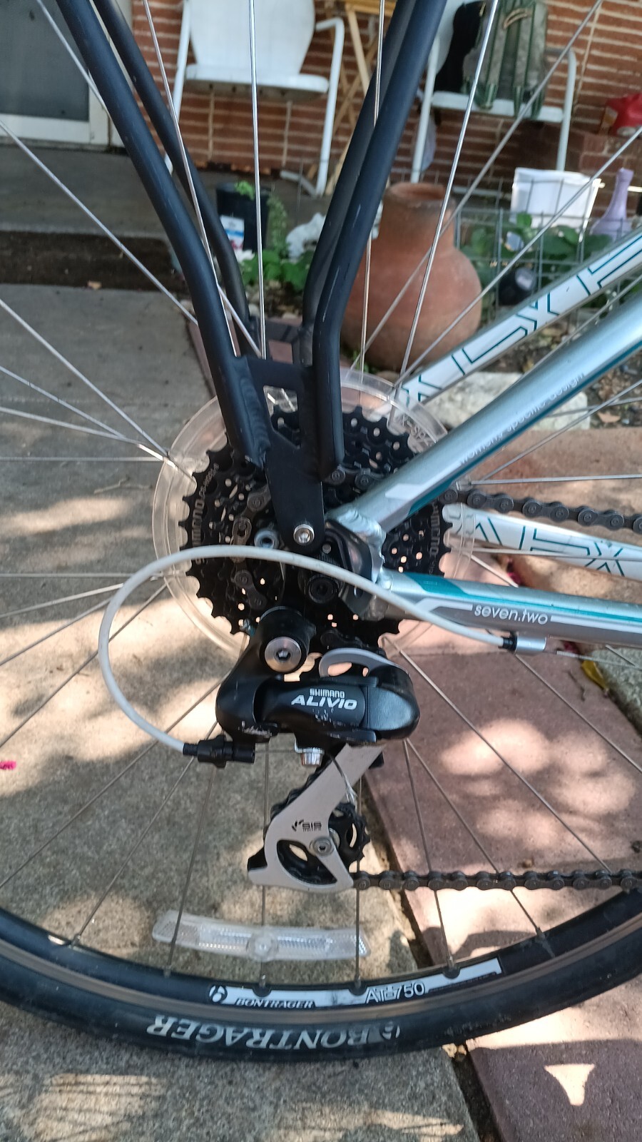 TREK 1.5 ALPHA ALUMINUM ROAD BIKE M 55CM SHIMANO SORA BONTRAGER