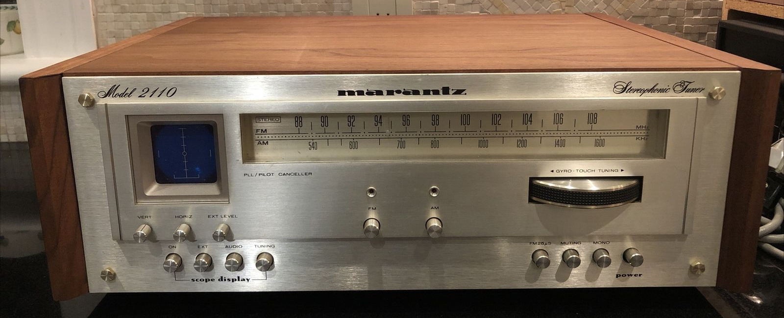 Marantz Model 2110 Stereophonic Tuner Oscilloscope Perfect Working