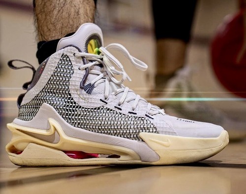 Nike Air Zoom GT Jump 