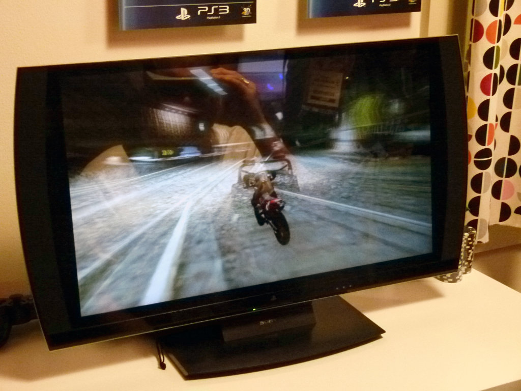 ソニーがPS3向けに安価で高性能な3Dディスプレイを発売へ、メガネなど