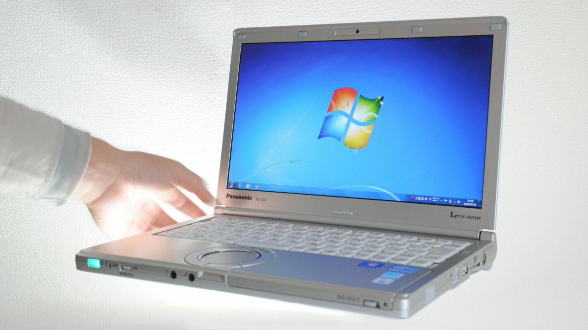 タフボディで重量約1.1キロ、8時間駆動の新型「レッツノート」実機