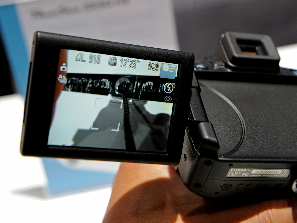 世界初の光学50倍ズーム搭載コンデジ「PowerShot SX50 HS」実機