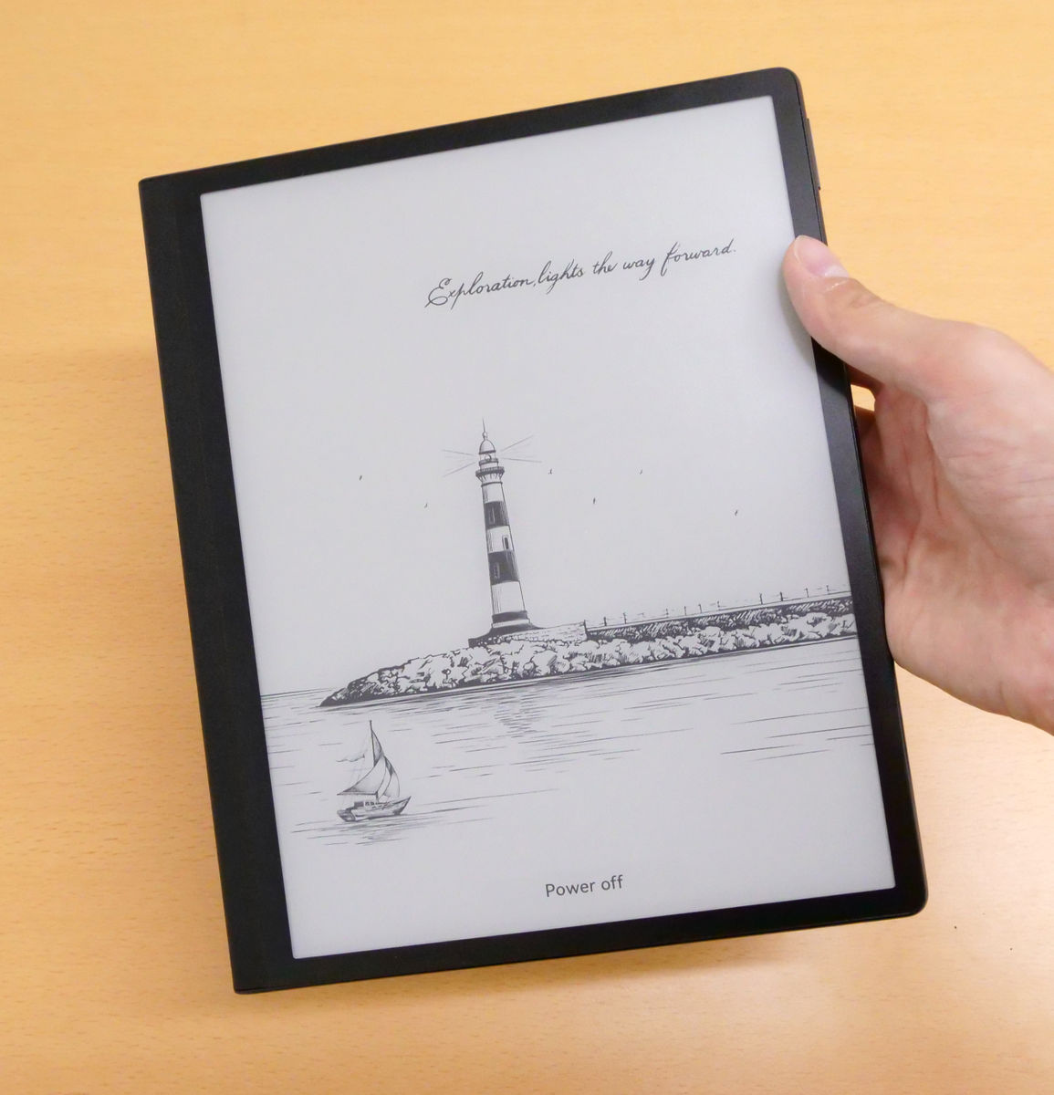 紙のような質感」を実現したという10.3インチE Inkタブレット「HUAWEI