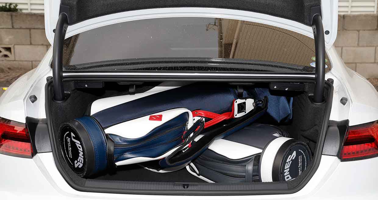 アウディにキャディバッグが何個積めるか試した - BRUDER