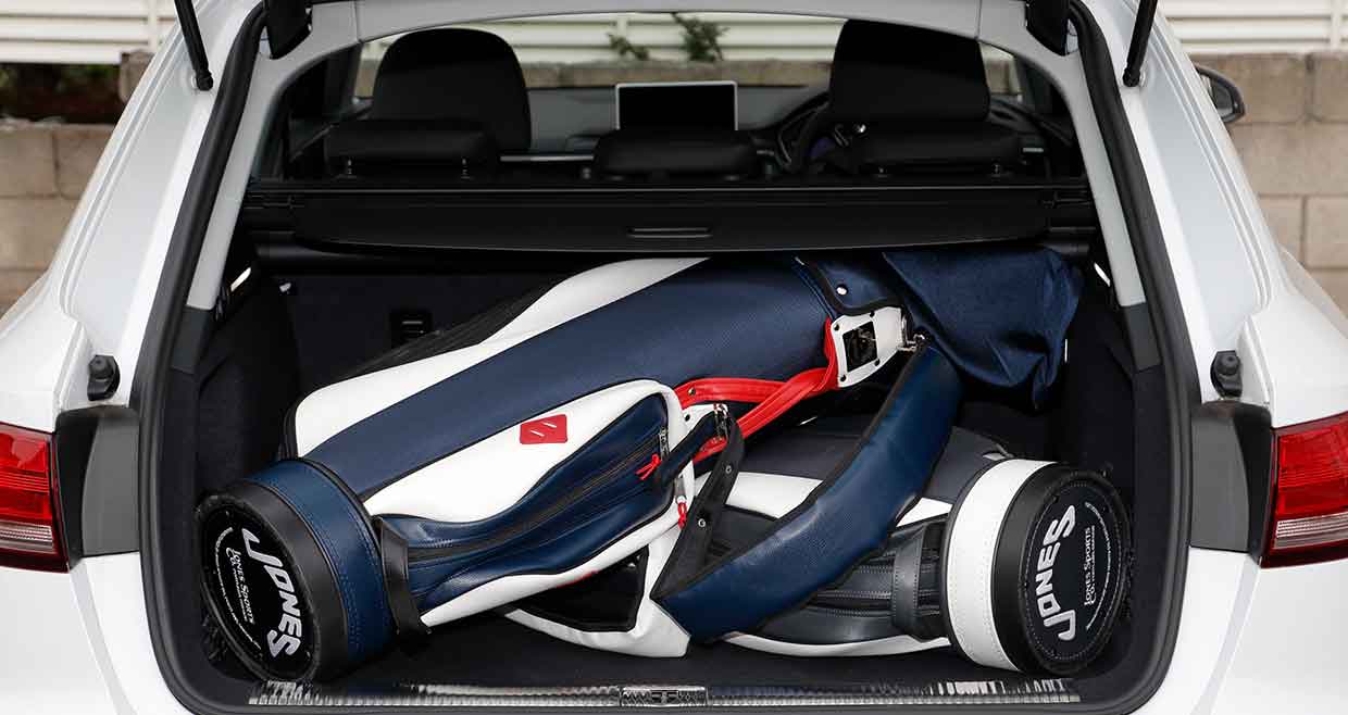 アウディにキャディバッグが何個積めるか試した - BRUDER