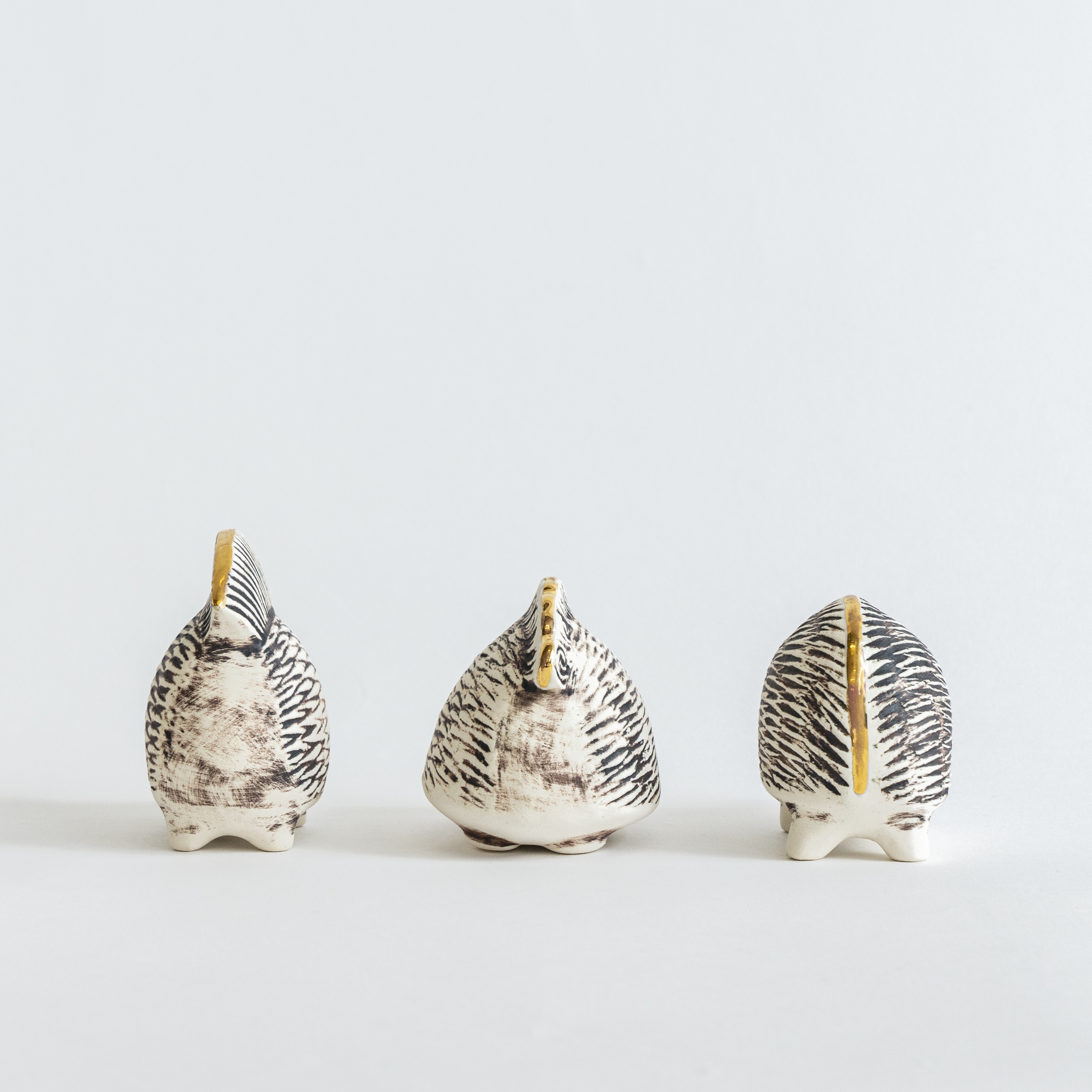 生誕15周年記念、 金のはりねずみ。