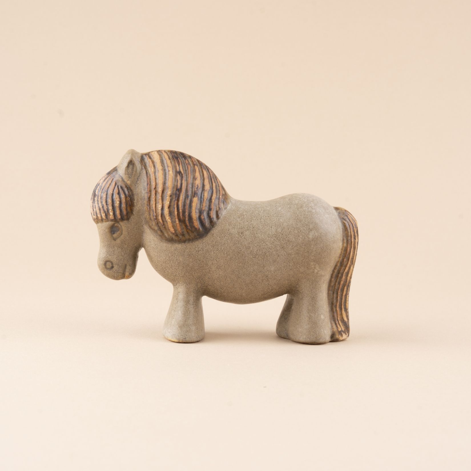 君に会いに来たよ。 リサ・ラーソンのポニーさん