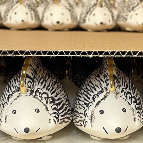 生誕15周年記念、 金のはりねずみ。