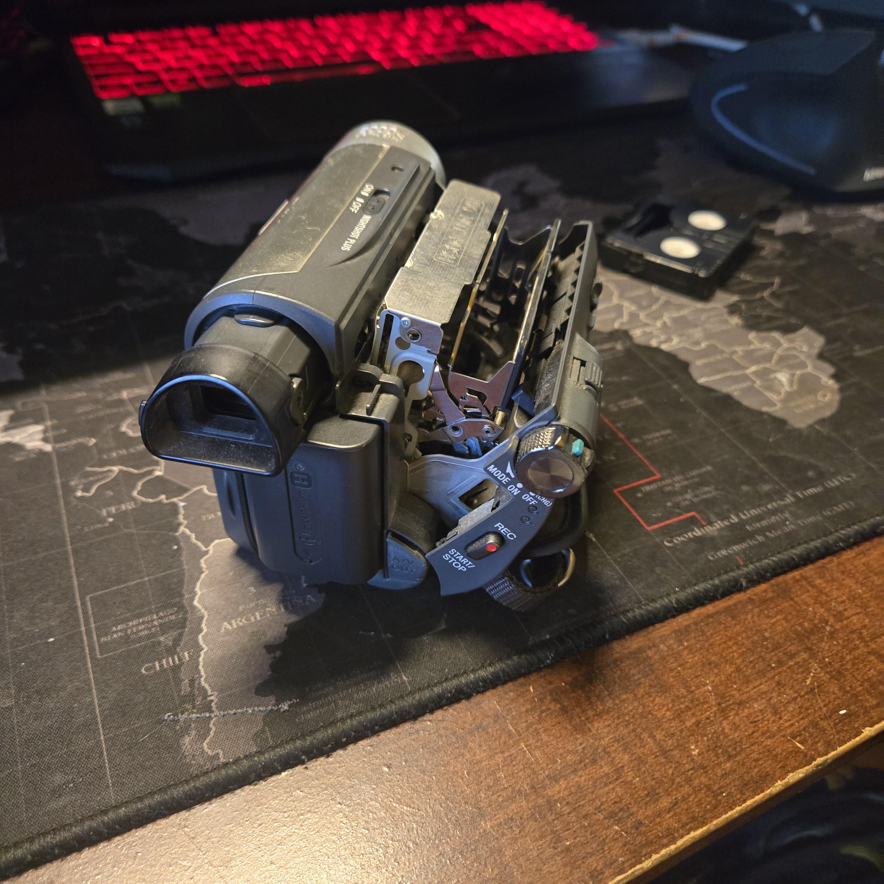 カセットの蓋が閉まらない（ソニーDCR-HC38） : r/camcorders