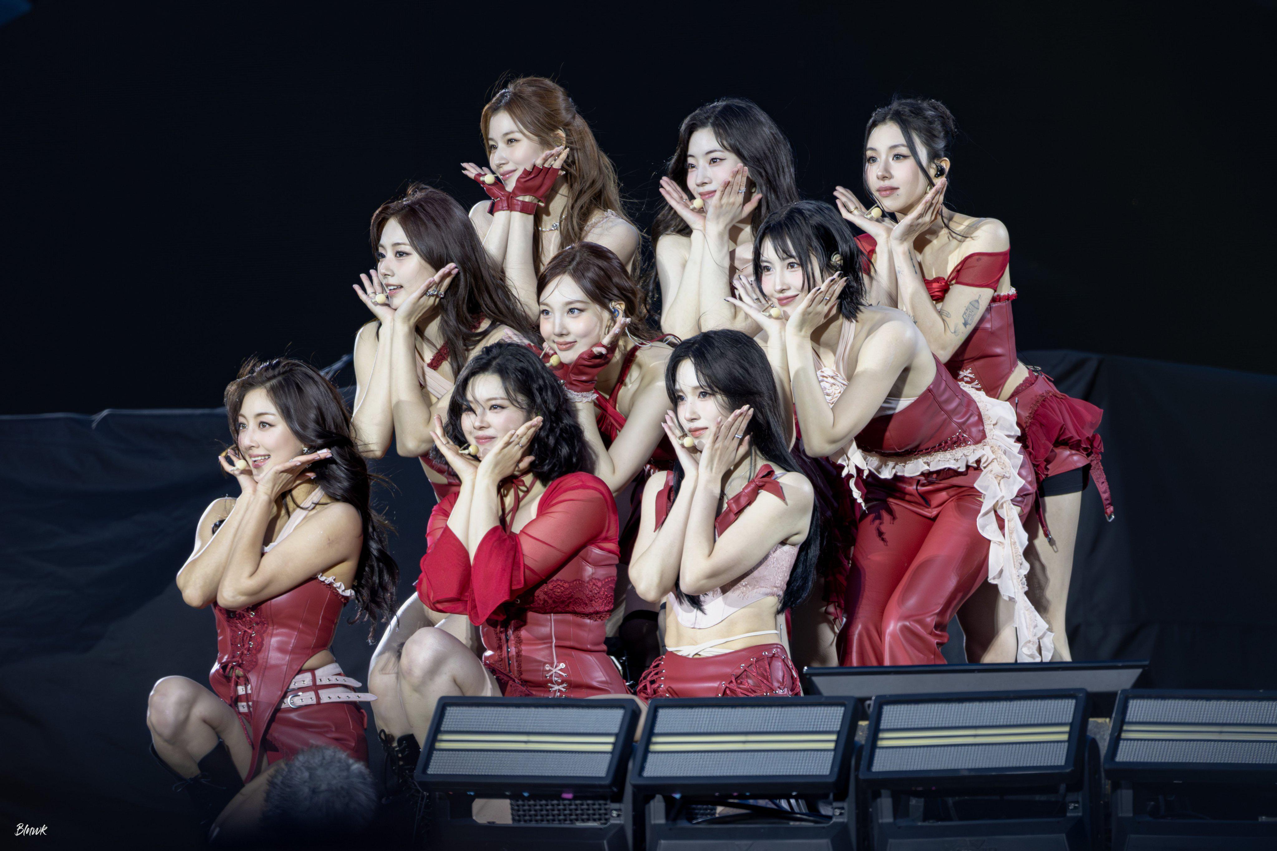 250424 Blnwk Twitter アップデート - TWICE が今日の Coldplay