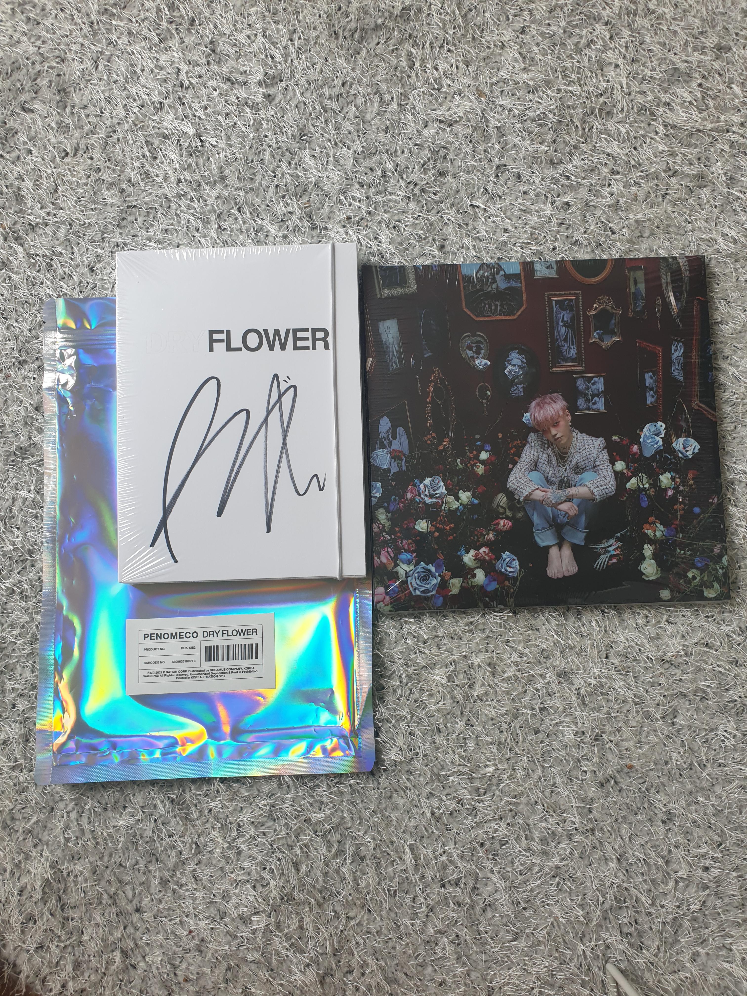 As far as I can tell I just randomly received a signed copy for