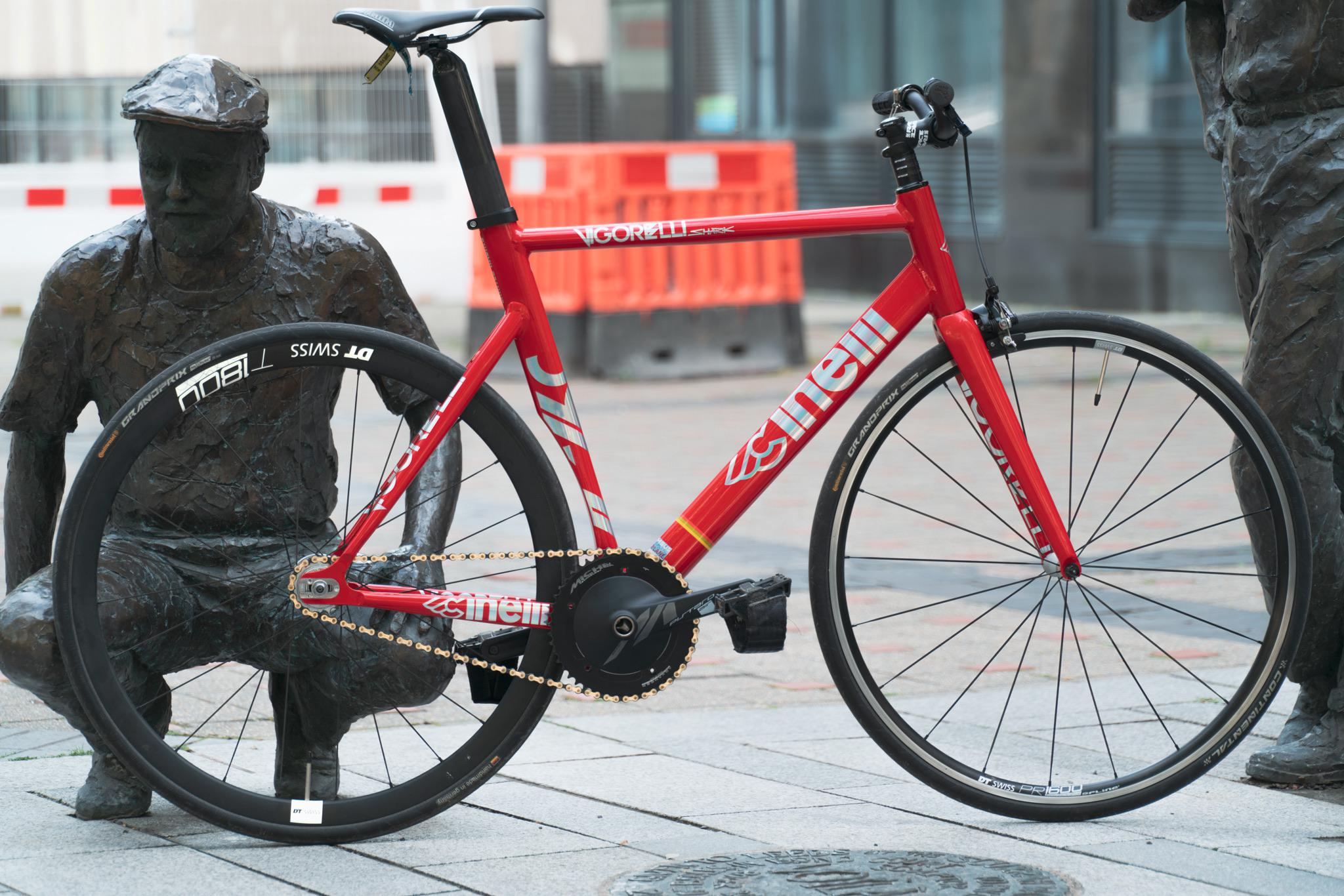 NEW FRAME DAY! Cinelli Vigorelli Shark. People give me shit for