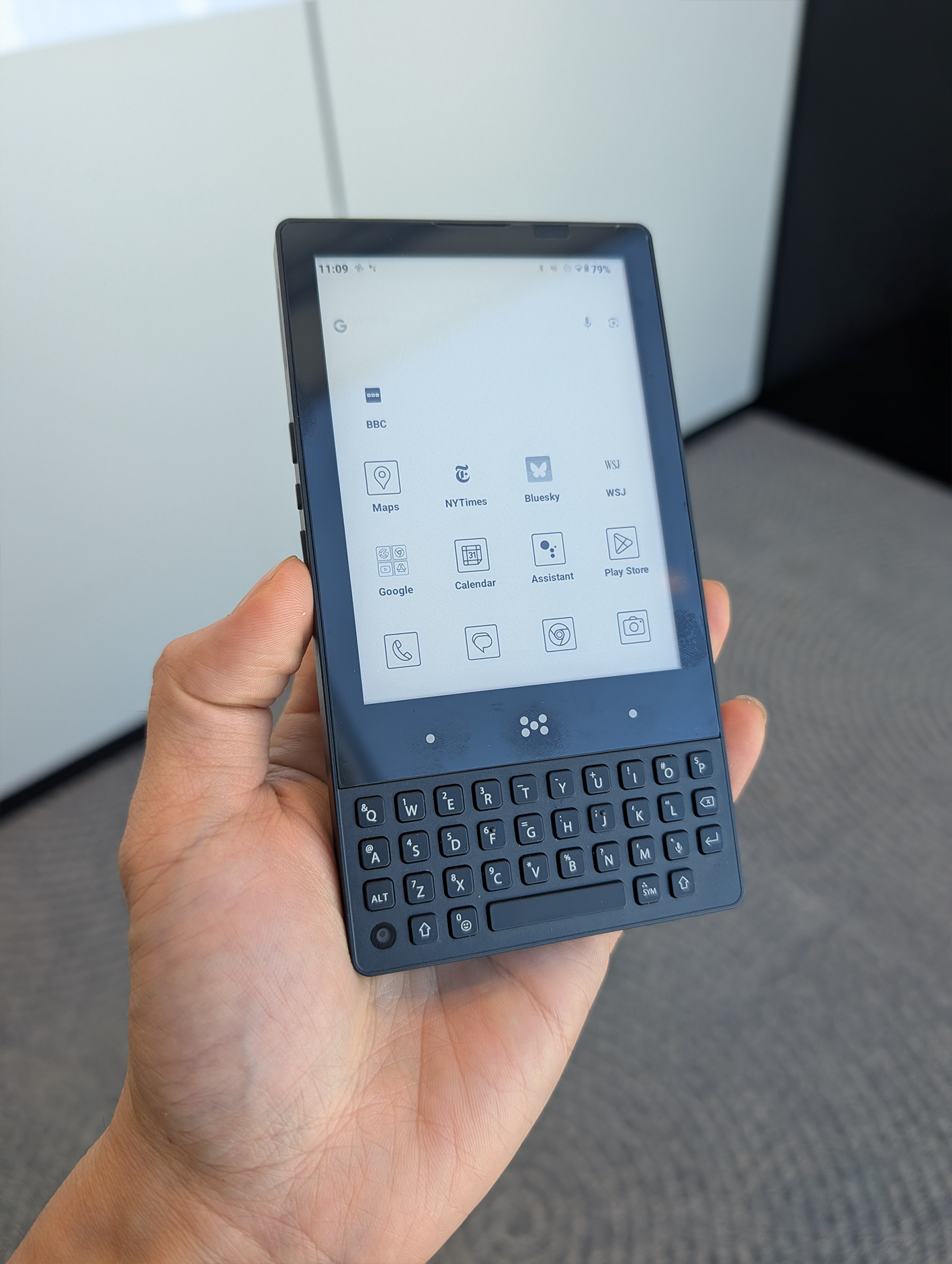 Minimal Phone、1週間後 : r/dumbphones