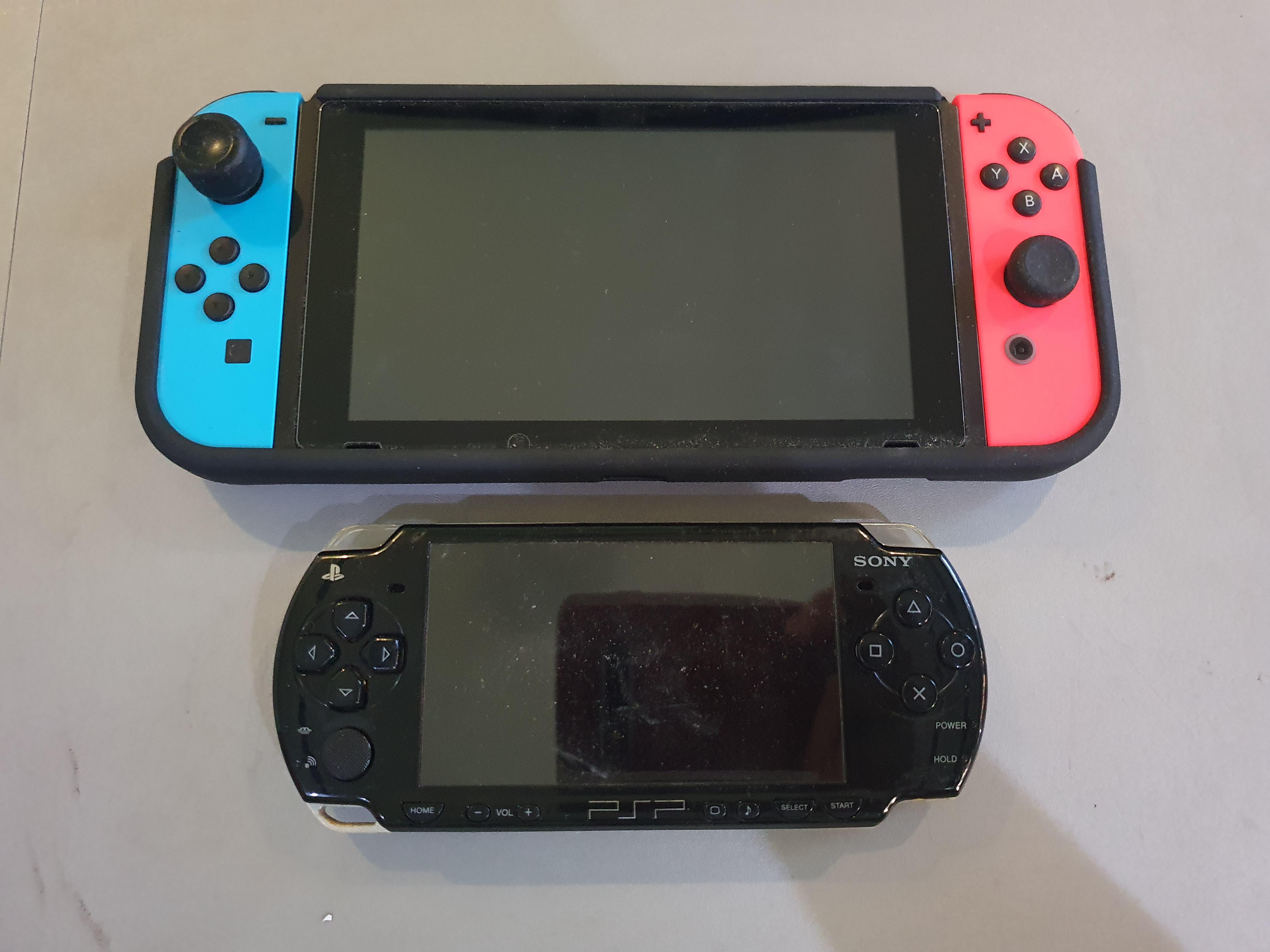 found this relic and didn't realized the PSP was THIS small all