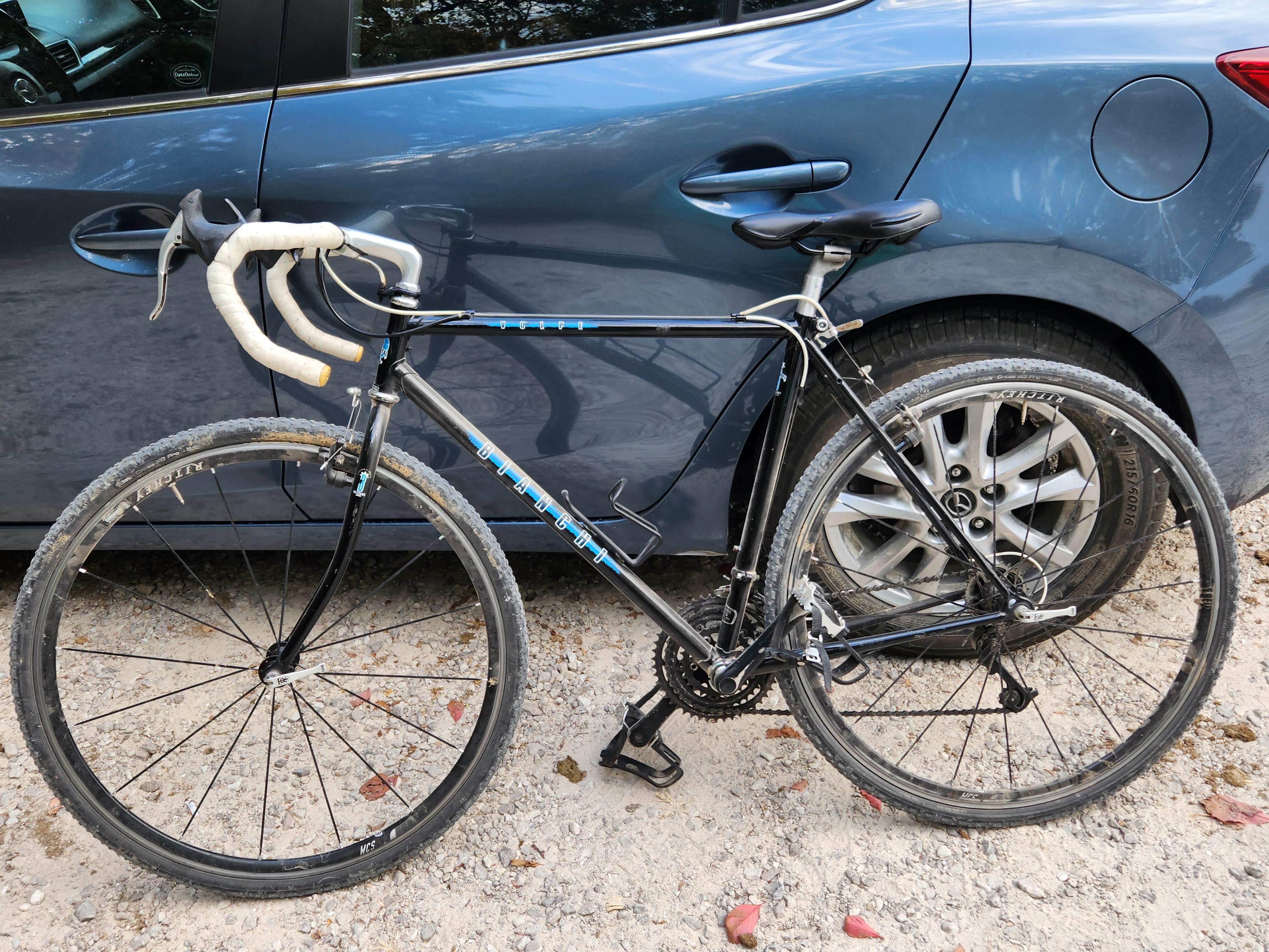 Picked up a sweet 90's Bianchi Volpe. Someone abused it by never