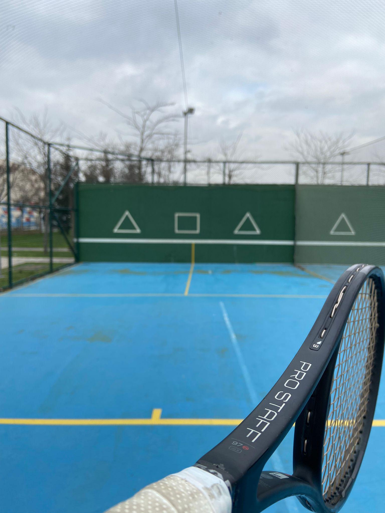 I bought the Pro Staff Countervail v11.5 with a head size of 97