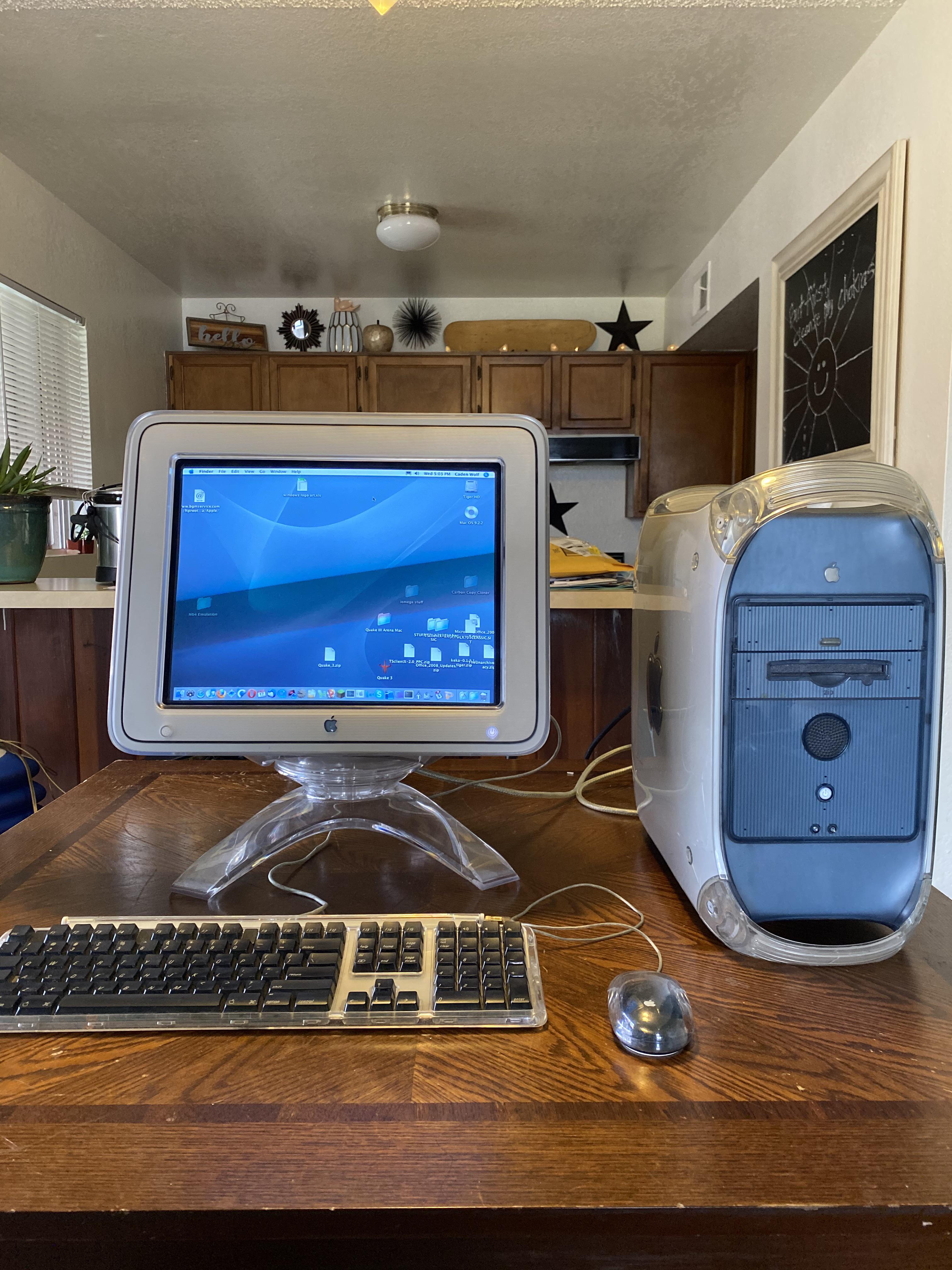 PowerMac G4 733MHz Graphite & Apple Studio Display CRT (ADC